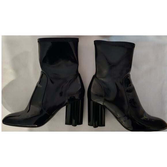 Louis Vuitton Silhouette Ankle Boot in Black Patent Leather - Picture 12 of 13